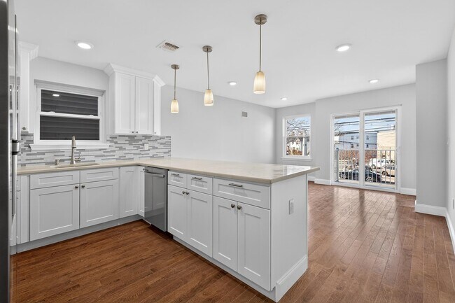 Photo - 40 E 5th St Unit 1