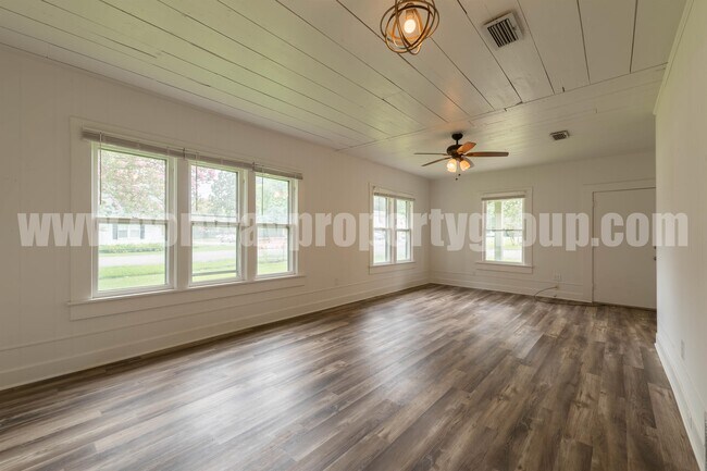 Photo - 1404 Clifton St