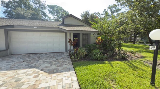 Building Photo - 4765 Oak Forest Dr W Rental