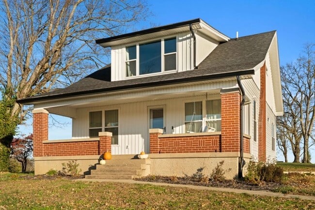 Building Photo - Furnished Country Home For Rent