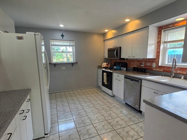 Photo - 8418 W Crain St