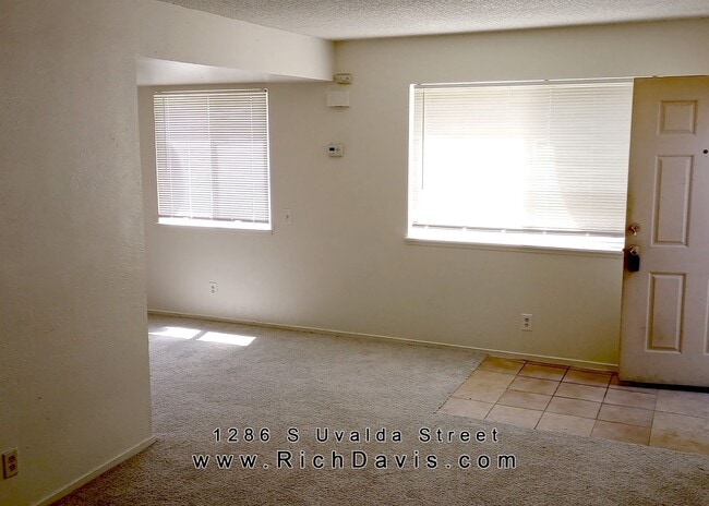 Photo - 2 bed, 1 Bath, 900 sqft with washer/dryer ...