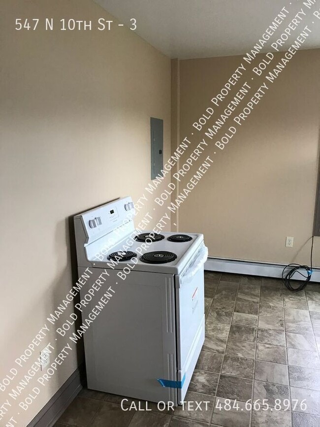 Photo - 547 N 10th St Unit 3