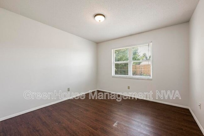 Photo - 805 Carson Dr
