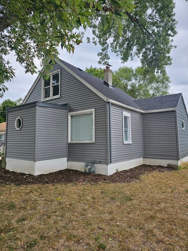 Photo - 713 Evans Ave