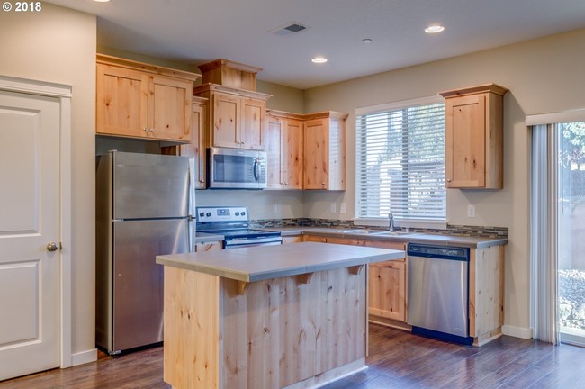 Photo - 114 N 44th Pl