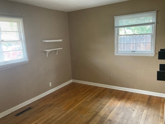 Photo - 100 Blevins Ct