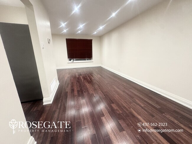 Photo - 2-Bedroom Semi-Detached Home with Backyard & 2 Parking – Pet Friendly – Mississauga Unit 1