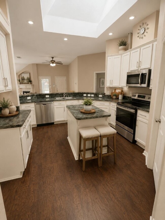 Photo - 1814 Roundrock