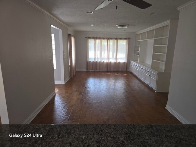 Photo - 4862 Creekbend Dr