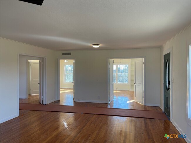 Photo - 111 W Fowler Ave