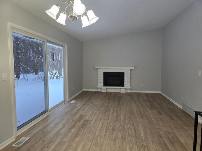 Photo - 5570 Shorewood Ln