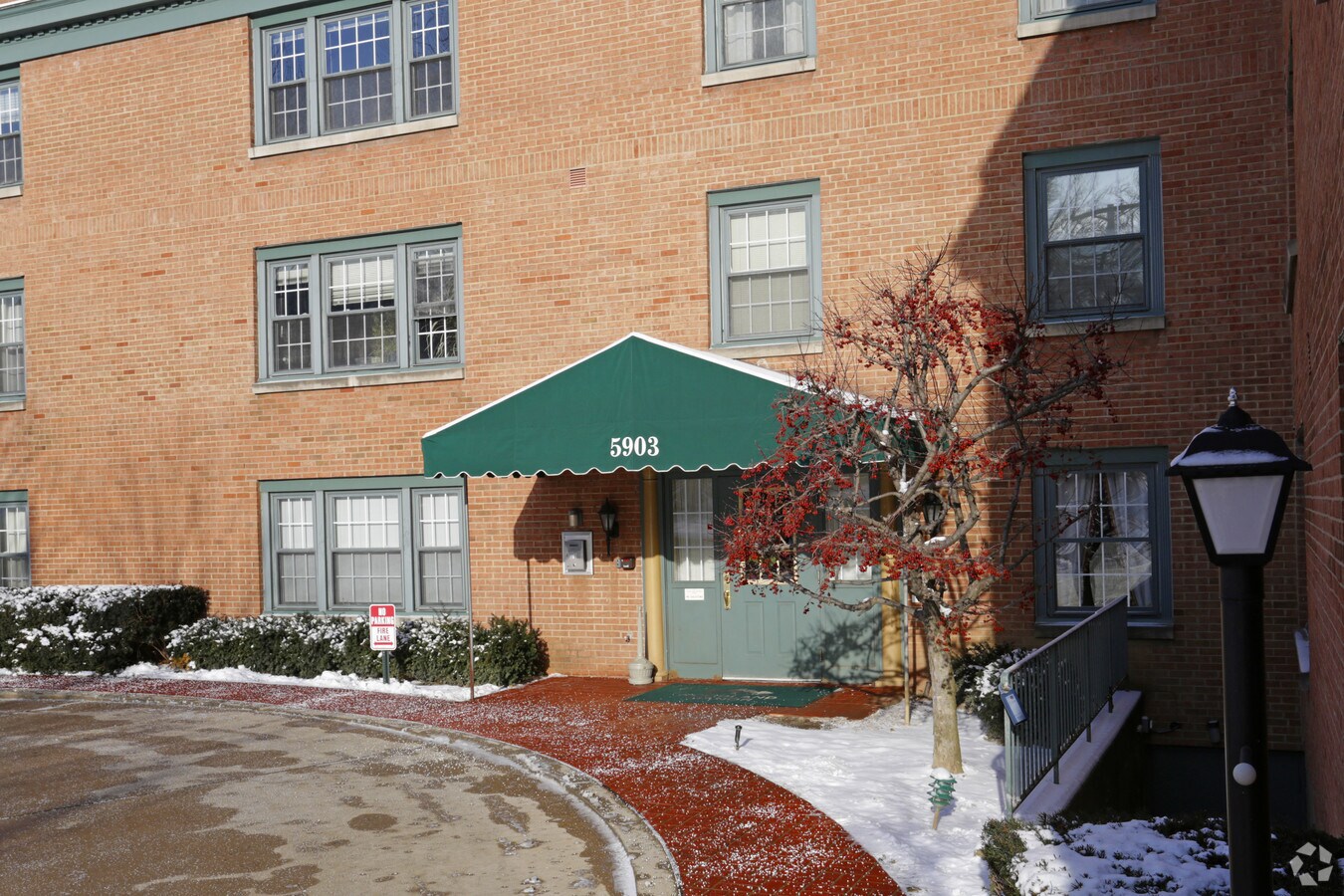 Photo - Woodland Manor Condominiums