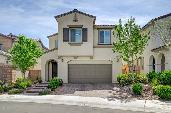 Building Photo - Beautiful 4 Bedroom in Gated Community!