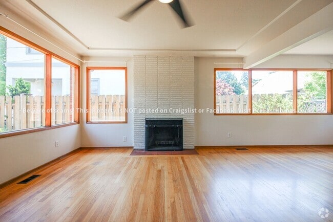 Building Photo - 5903 NE 30th Ave Rental
