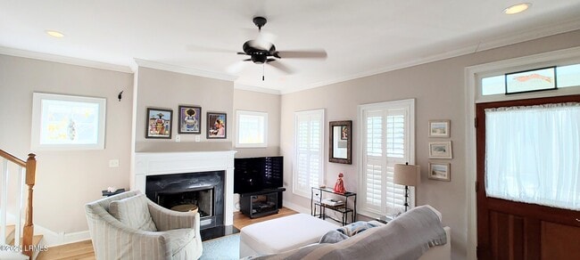 Photo - 503 Waight St