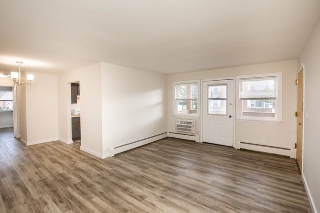 Photo - Knoll Gardens