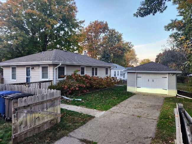 Photo - 4001 36th Pl