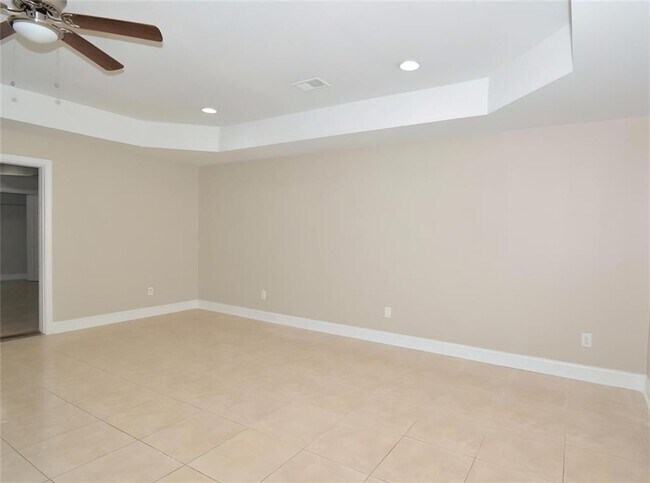 Photo - 618 Tradwell Pl NE