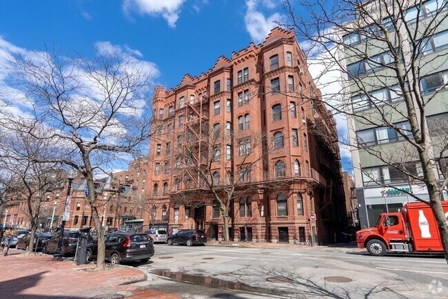 Building Photo - 271 Dartmouth St Unit 1D Rental