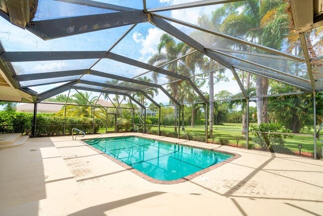 Building Photo - 9405 Dundee Dr