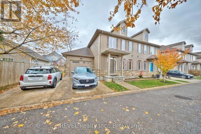 Photo - 608 Simcoe St
