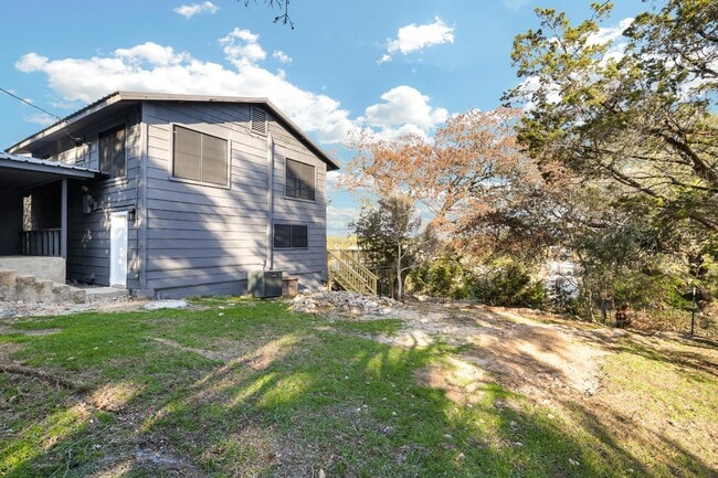 Photo - 1122 Oakridge Ln