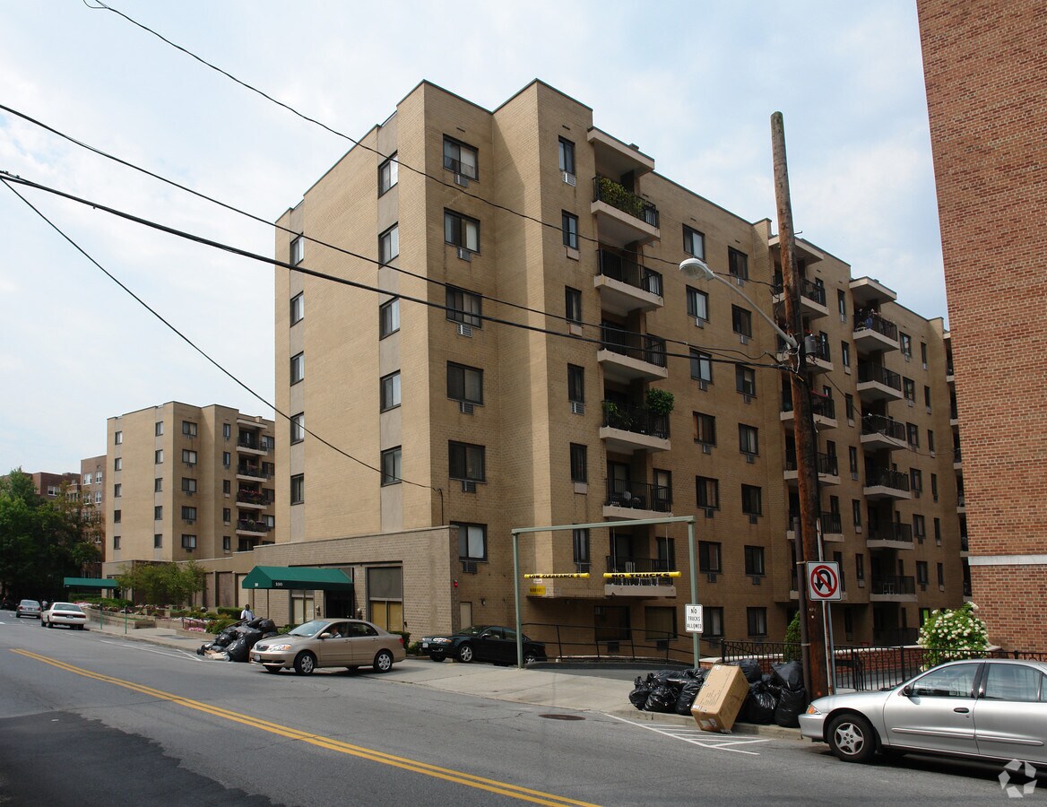 Photo - 100 E Hartsdale Ave