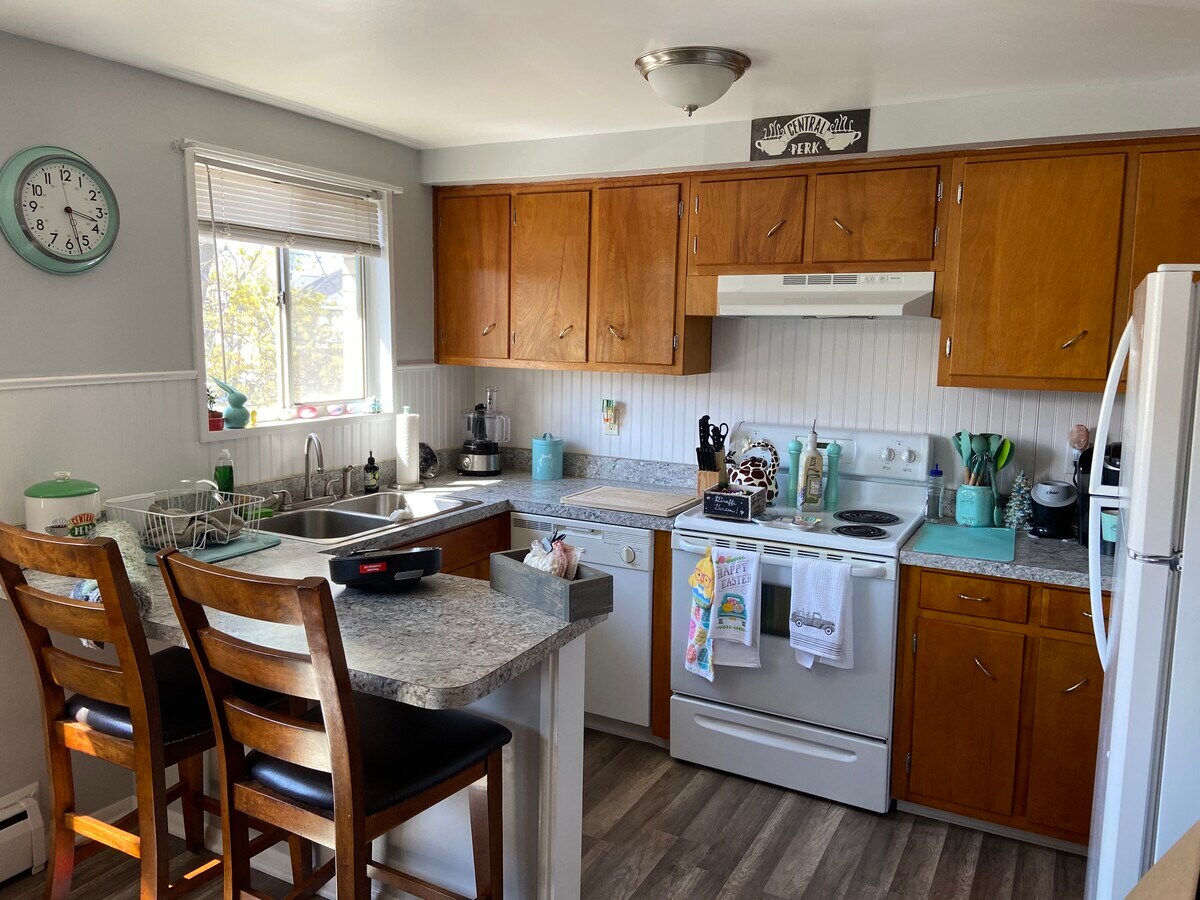 Kitchen - 100 Belmont Ave Unit 5