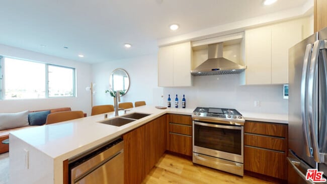 Photo - 1143 Glenville Dr Unit 502