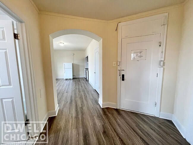 Photo - 2779 N Milwaukee Ave Unit 102