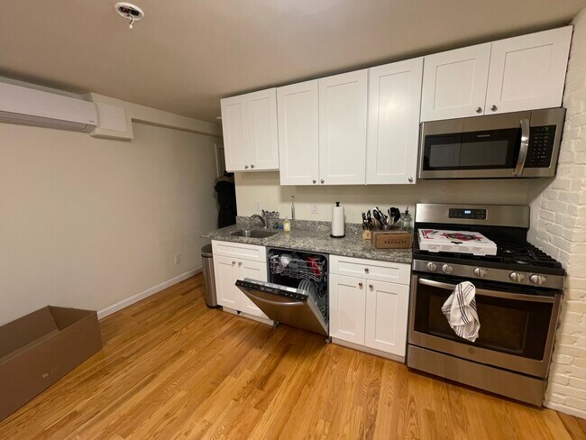 Photo - 525 E 3rd St Unit 2F