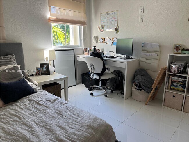 Photo - 10012 NW 7th St Unit 203