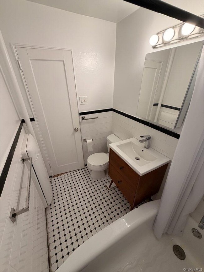 Photo - 102-45 67th Rd