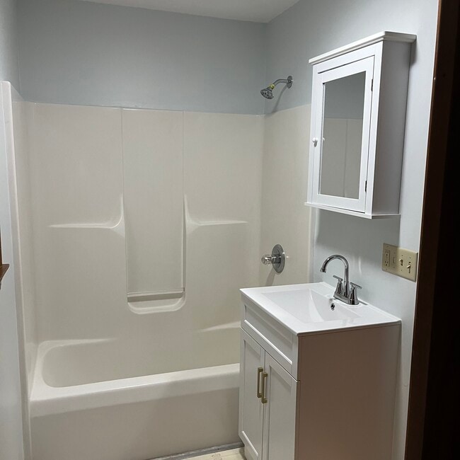 Bathroom - 162 Cedar Swamp Rd