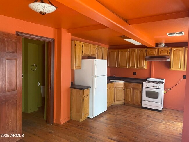 Building Photo - 1214 W Roosevelt St Unit 2 Rental