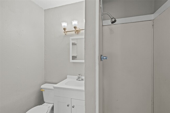 Building Photo - 311 9th St N