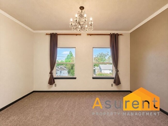 Photo - Large Two- Bedroom Apartment in Ashland with lots of storage and washer and dryer hookups