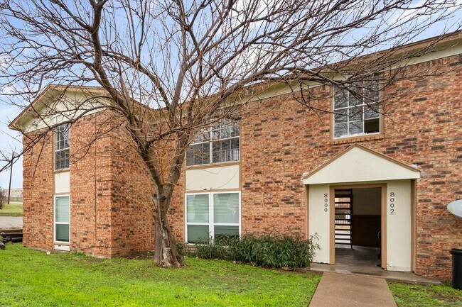 Photo - 8000 Cambridge Cir Unidad Apt B