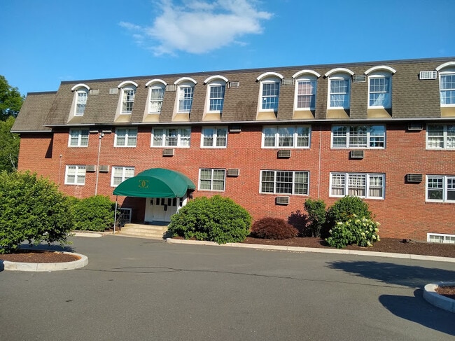 Front of building - 110 Old Bridge Ln Unit 110