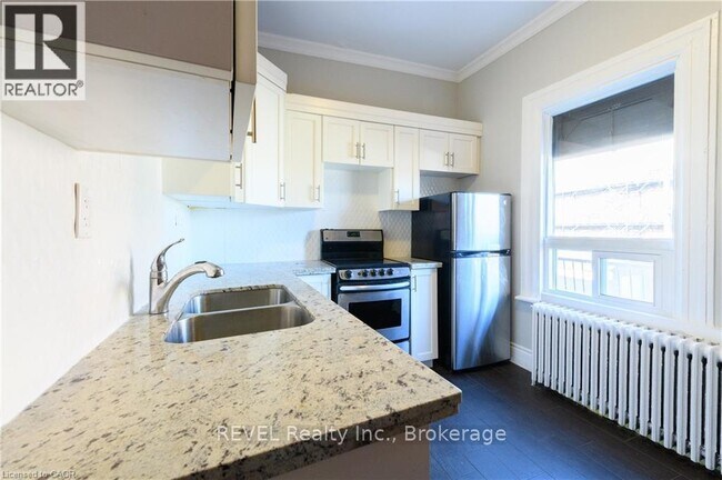 Photo - 463 1/2 King St E Unit 12
