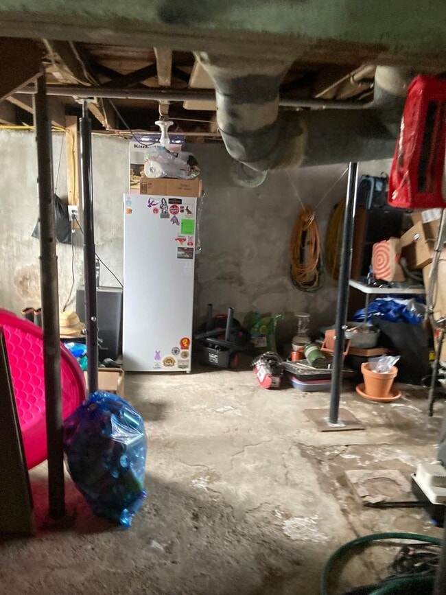 Photo - 3 Bed 1 Bath Colonial