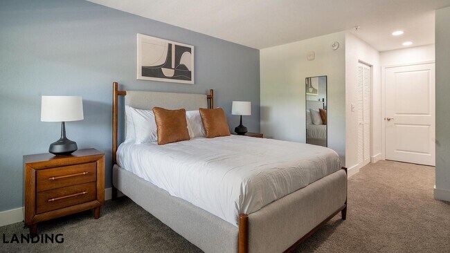 6029 W Irlo Bronson Memorial Hwy Unit 2A-303