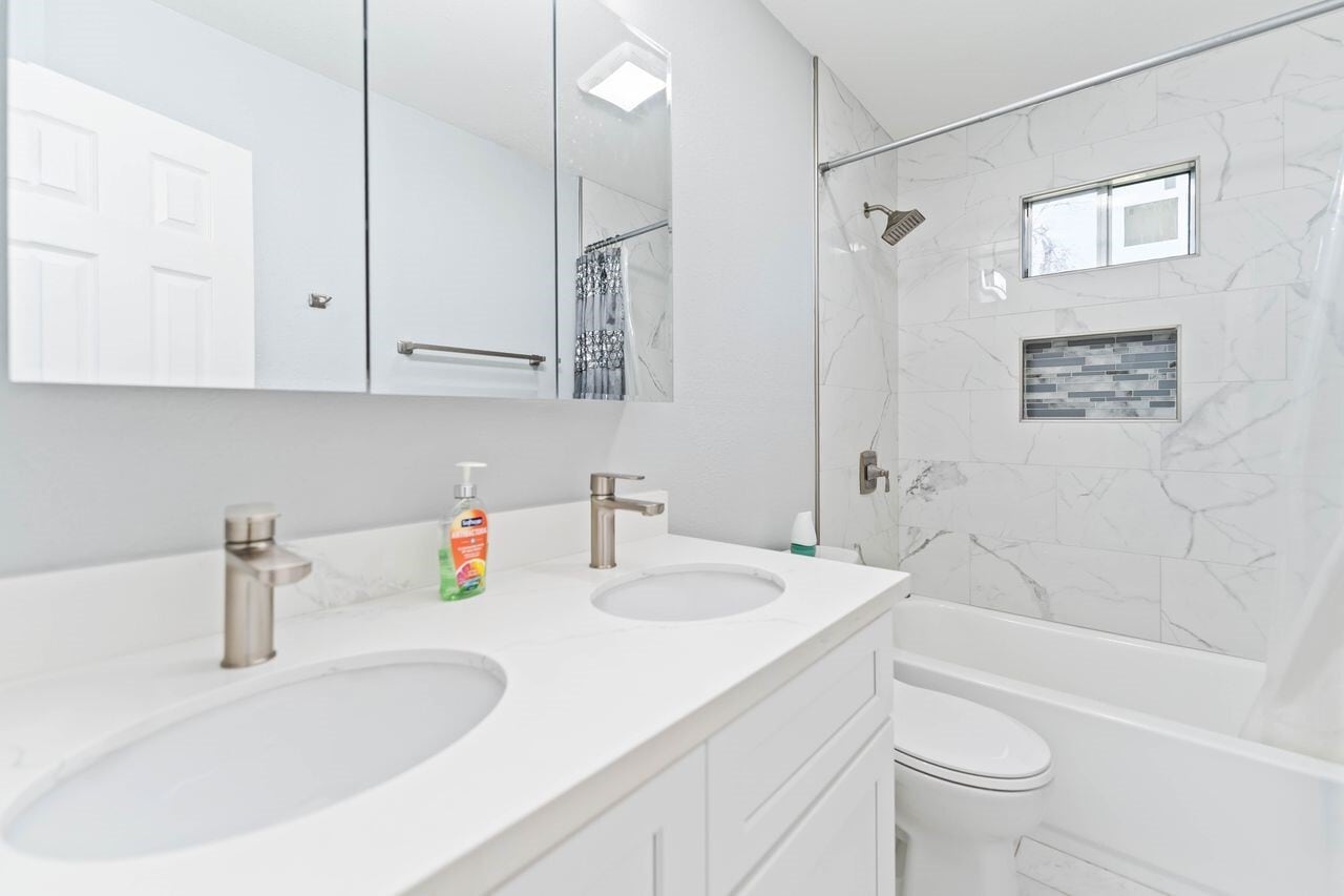 Photo - 9946 Algiers Rd