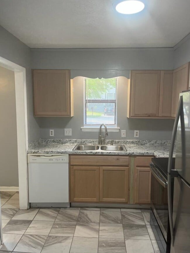 Photo - 738 Hedgelawn Way