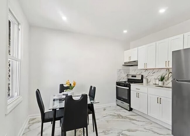 Photo - 294 N Park St Unit 2