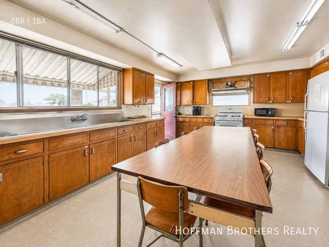 Photo - 933 Grattan St Unit 107