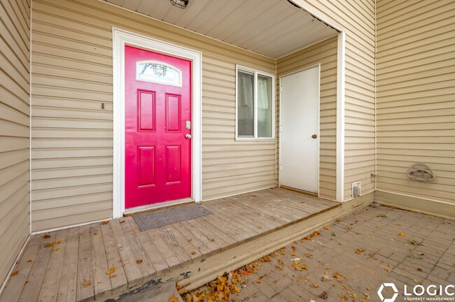 Photo - Stunning Townhome in Amazing Location!!