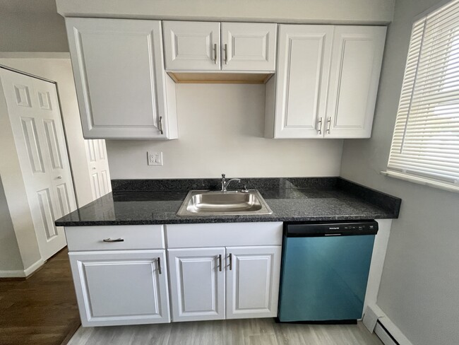 Kitchen - 4191 Hoffman Ave Unit 4