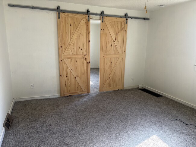 Photo - 527 9th St SW